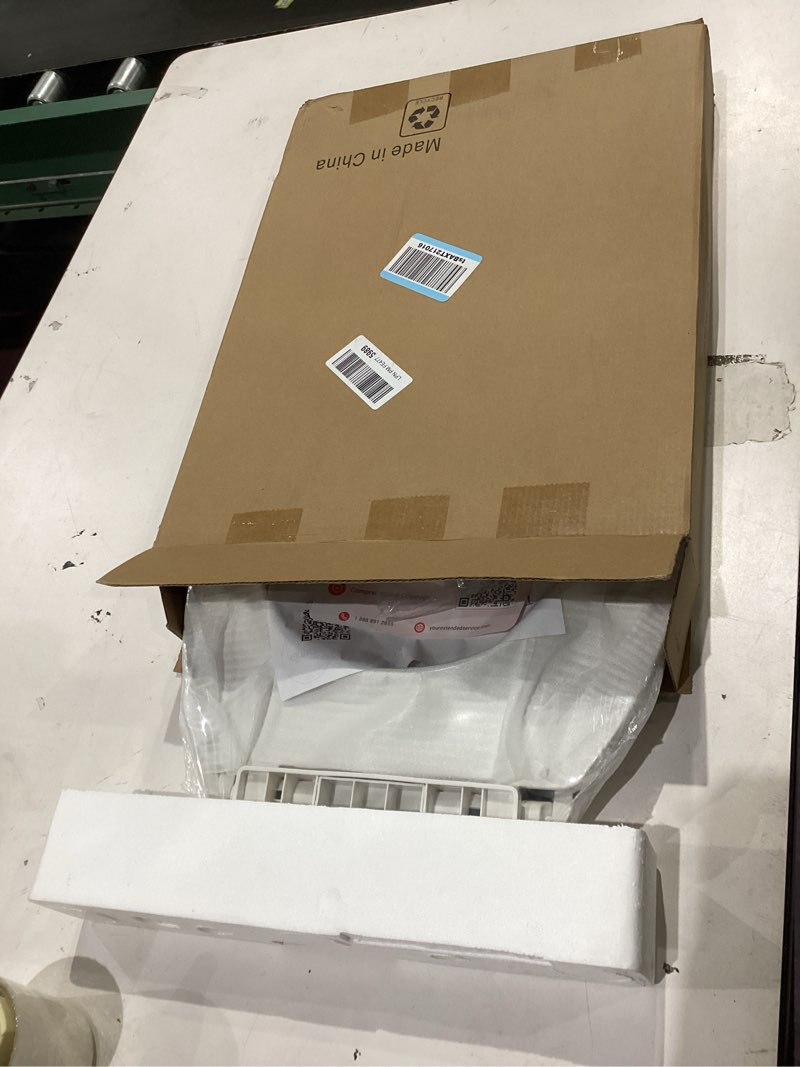 Condition photo showing Good Condition for Potty Training Seat Built-In Toilet Seat, Round Toilet Seat 17 Inch with Baby Seat, 2 In 1 Soft Close Quiet No Slapping, Magnetic Absorption, Easy Installation for Bottom Fixing Toilet (White)-With Toddler Seat Round (17?)