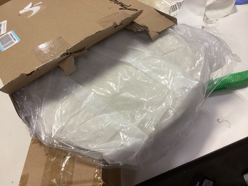 Condition photo showing Good Condition for American Standard 5320B65CT.021 Champion Slow-Close Round Front Toilet Seat, Bone