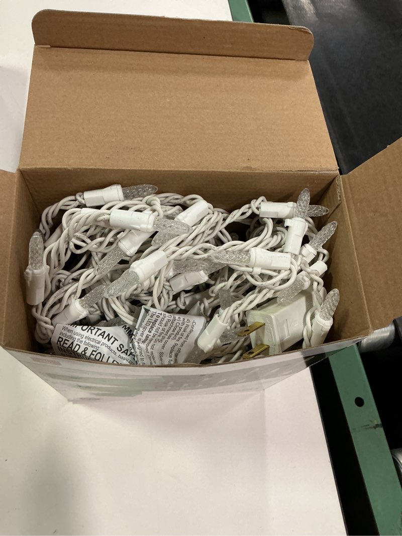 Condition photo showing Good Condition for  GE Energy Smart 150 -Count Constant White LED Plug-In Christmas Icicle Lights