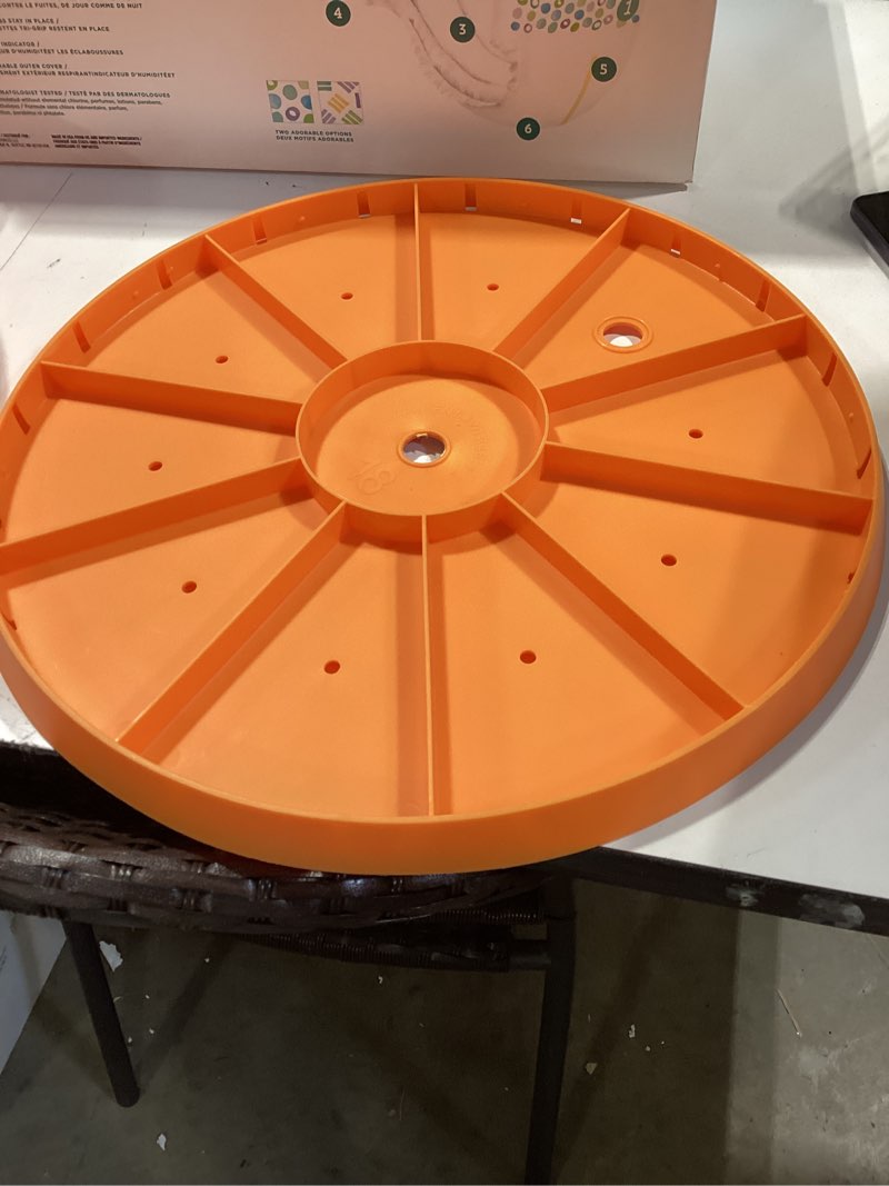 Condition photo showing New/Like New for 18" ups-a-daisy planter insert - orange - bloem