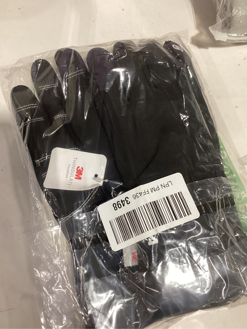 Condition photo showing Good Condition for krosa 5-Layer Winter Gloves for Men & Women Made with 3M Thinsulate, -20? Waterproof Gloves for Cold Weather, Snow Ski Gloves with 10 Touchscreen Fingers Black Medium