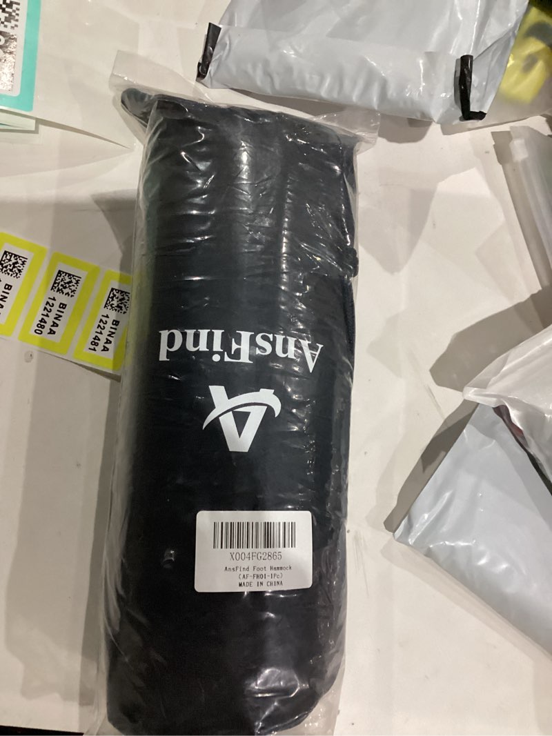 Condition photo showing New/Like New for Foot Hammock for Plane Travel, Upgraded Wide Airplane Foot Hammock with Detachable Hardboard, Portable Footrest for Air Travel Essentials Long Flight, Adjustable Foot Rest Leg Hammock for Flying 01-black-1pc