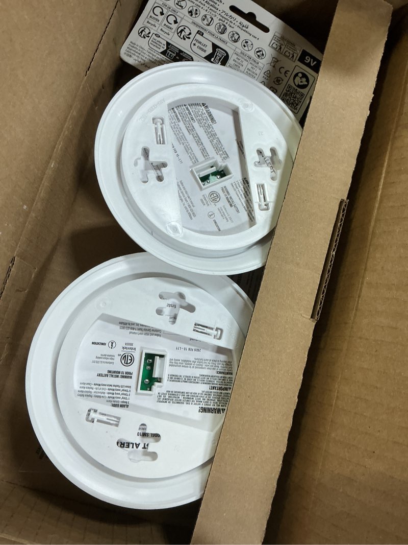 Condition photo showing New/Like New for first alert smi100, battery-operated smoke alarm, 2-pack 2-pack precision detection smi100