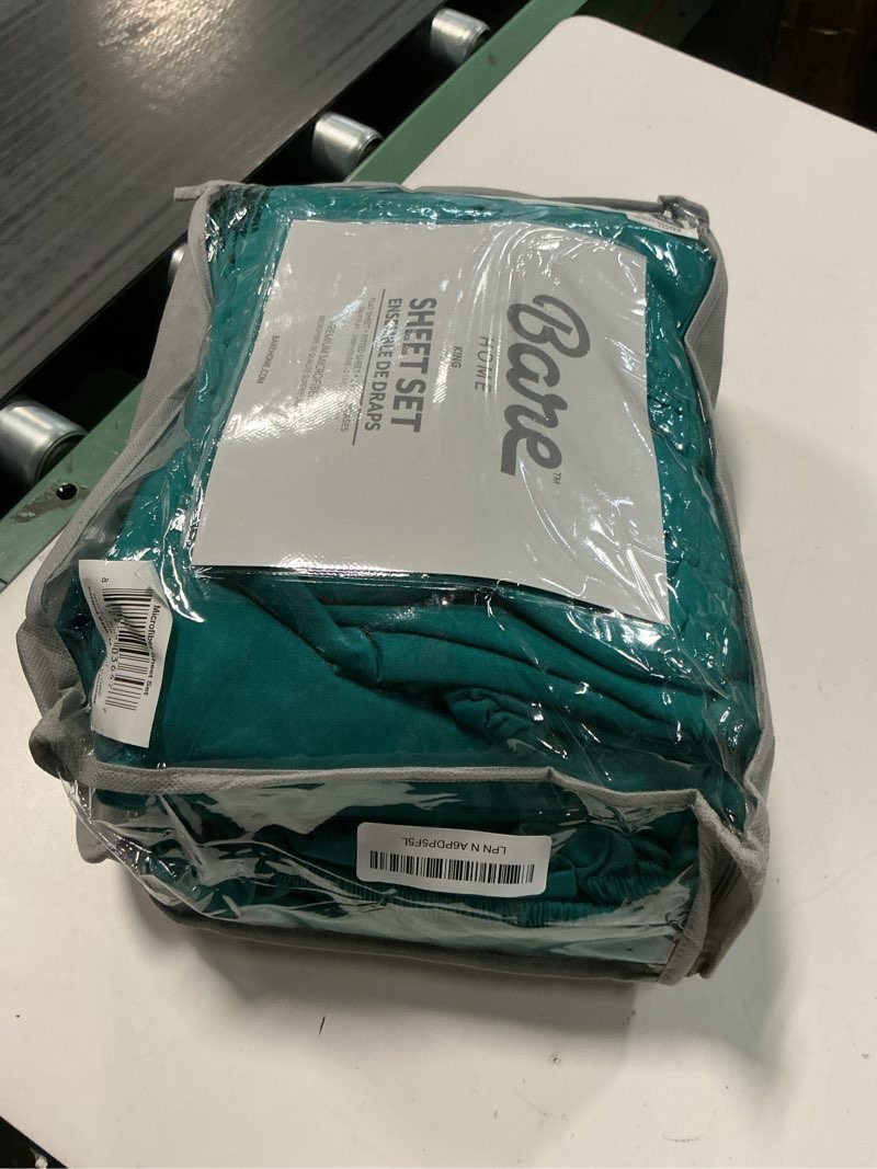 Condition photo showing Good Condition for Bare Home King Sheet Set - Luxury 1800 Ultra-Soft Microfiber King Bed Sheets - Double Brushed - Deep Pockets - Easy Fit - 4 Piece Set - Bedding Sheets & Pillowcases (King, Emerald) King 31 - Emerald