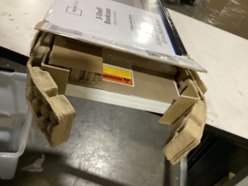 Condition photo showing Good Condition for Mainstay 31" 3 Shelf Bookcase, Black 2