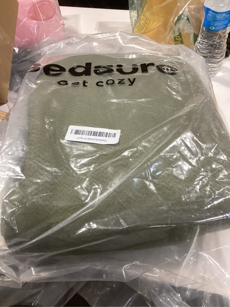 Condition photo showing New/Like New for bedsure gentlesoft 100% cotton blanket king size for bed - breathable and lightweight, soft cozy textured herringbone woven blanket for summer, olive green, 108x90 inches 00 - olive green king (108" x 90")
