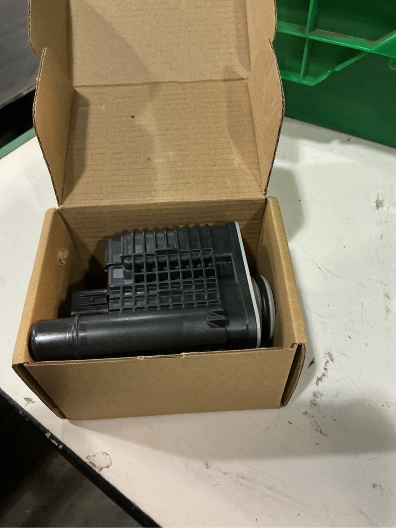 Condition photo showing Good Condition for vapor leak detection pump compatible with prius c-hr venza camry avalon corolla tacoma tundra venza 90910-af006 082100-0100