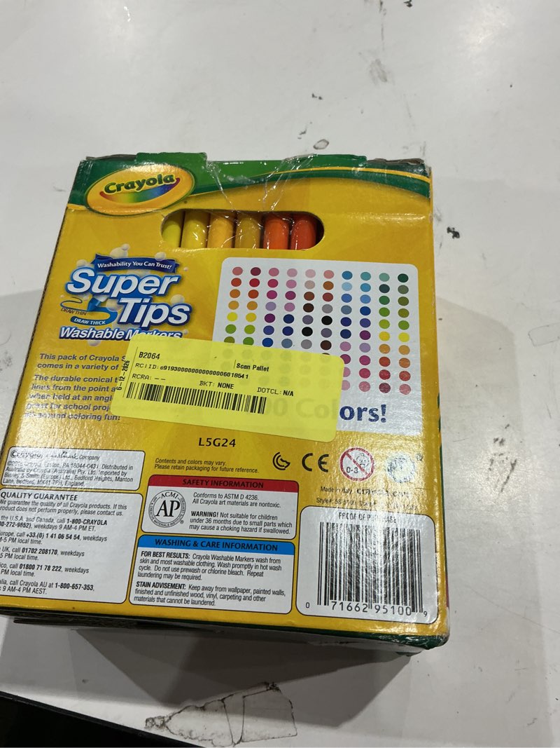 Condition photo showing As Is for crayola 100ct super tips washable markers