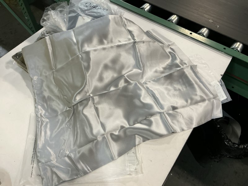 Condition photo showing Good Condition for 100% mulberry silk pillowcase, standard, silver, 1 only