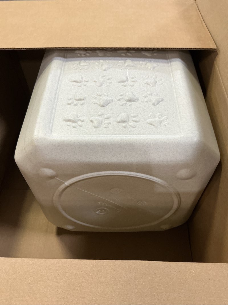 Condition photo showing Good Condition for gamma2 vittles vault pet food storage containers - sealed dog and cat food storage container, fits up to 35lbs, made in the usa - [12"l x 16.75"h] 35 pounds