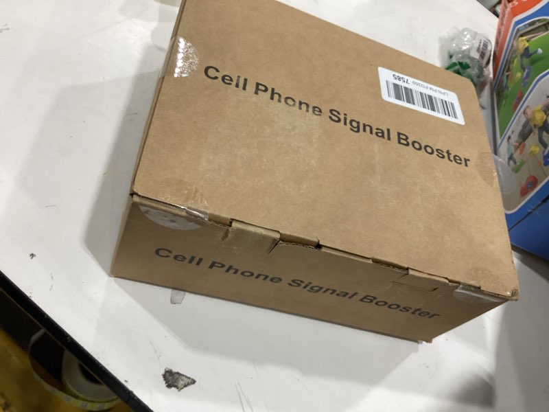 Condition photo showing As Is for Cell phone signal booster