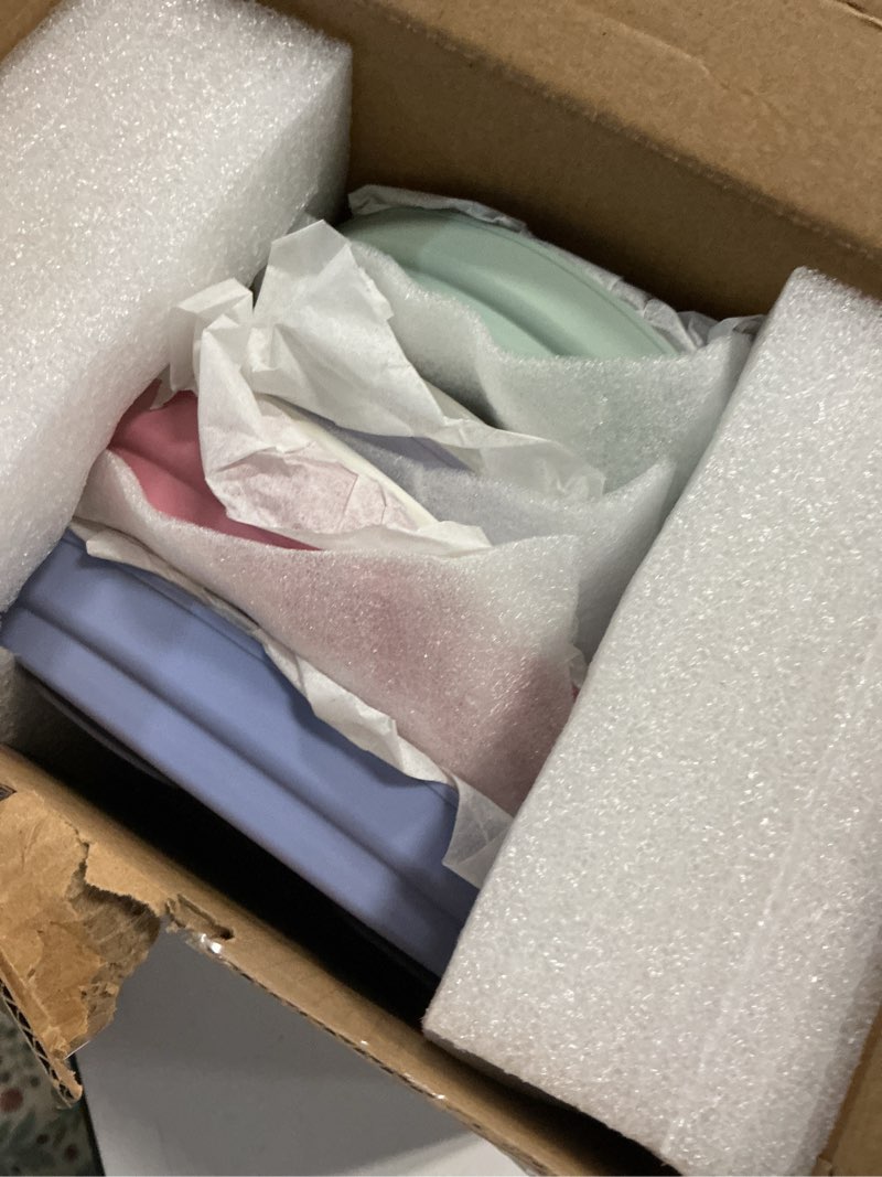 Condition photo showing Good Condition for elk and friends kids 6.7” porcelain divided plates with silicone suction sleeves | suitable for babies/kids/toddlers | microwave & dishwasher safe | non slip | snack dishes | 4 pack blush/lilac/sage/mistyblue 6.7" divided (suction sleeve)