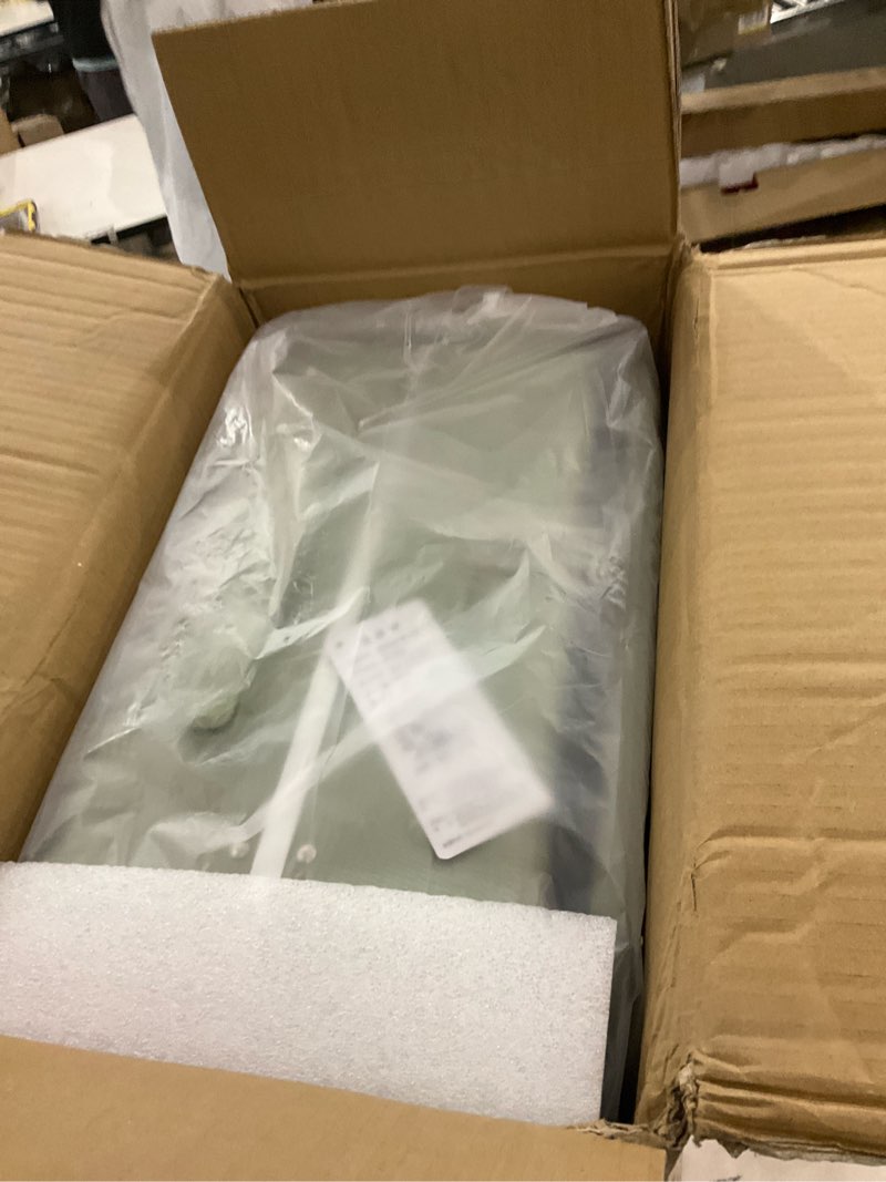 Green traveling luggage 