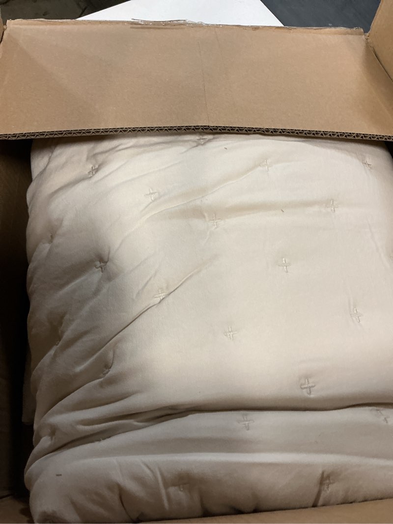 Condition photo showing As Is for ugg braid full/queen quilt set – 3 piece queen quilt bedding set with 2 shams, soft lightweight bedspread coverlet for home & bedroom, cream birch (devon) ivory full/queen