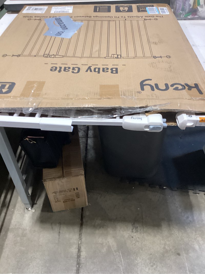 Condition photo showing New/Like New for keny 29"-42.5" Baby Gate for Stairs, Auto Close Safety Dog Gate, Pressure Mounted Easy Walk Through Pet Gate for Doorways, Durable Stair Gate, 30" Tall, White White 29-42.5"Wide, 30"Tall