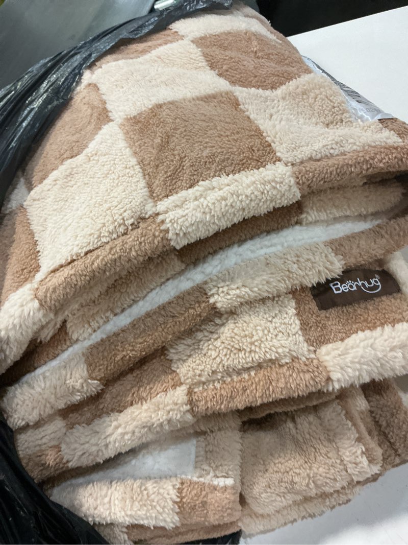 Condition photo showing Good Condition for Bearhug Heated Blanket King Size 100" x 90" Dual Controller Electric Blanket, Reversible Brown Plaid Sherpa Heating Blanket, 10-Heat Levels & 1-12H Auto Off, ETL, Machine Washable King Size 100" × 90" Brown Plaid Sherpa