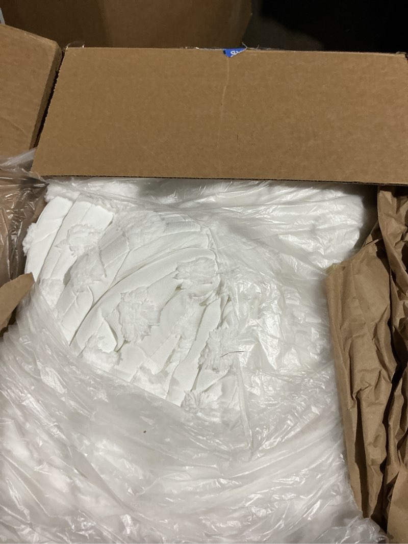 Condition photo showing As Is for bedsure boho tufted white california king comforter, gentlesoft™ 3 pieces boho farmhouse decor bedding, arch shabby chic bedding for all seasons, 1 bed comforter, 2 pillow shams, 104x96 inches cal king (104" x 96") 02 - arch jacquard white