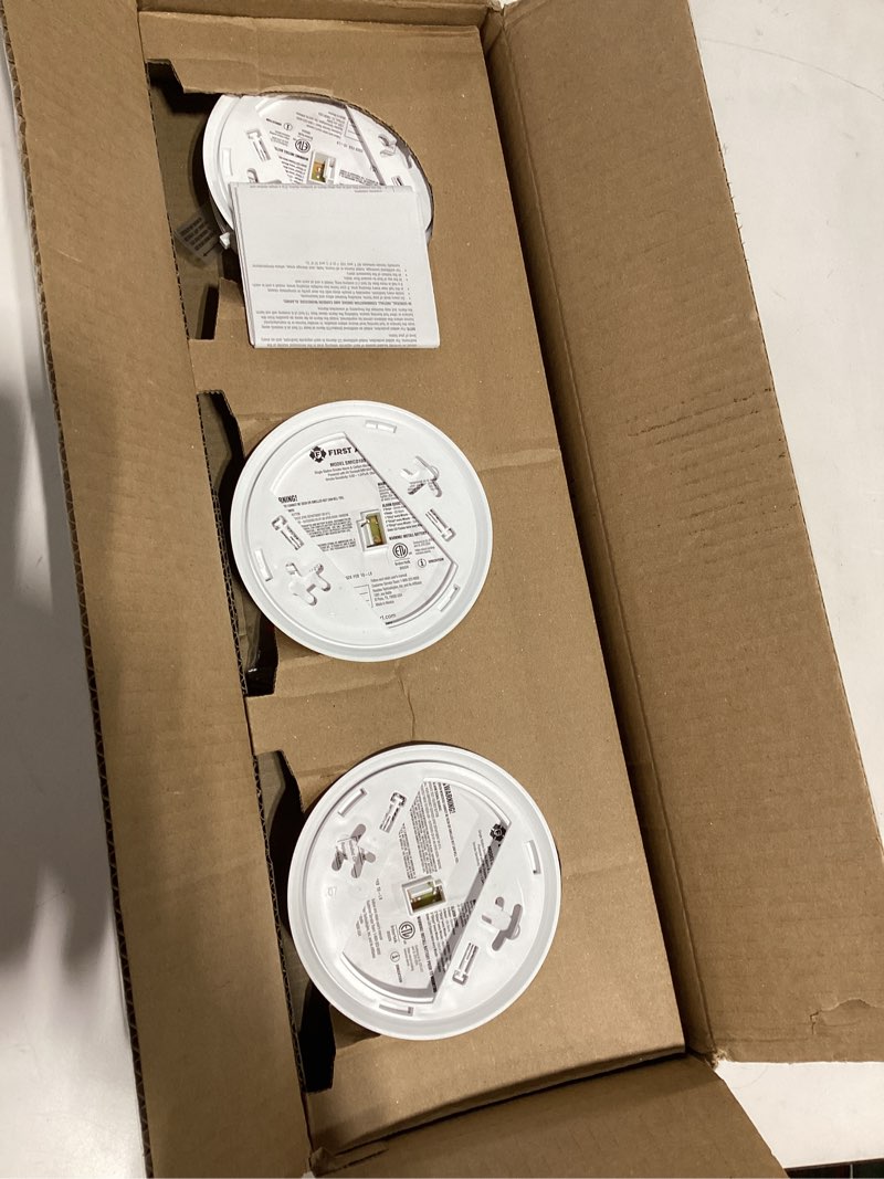 Condition photo showing Good Condition for first alert smico100-ac interconnect hardwire combination smoke & carbon monoxide alarm with battery backup - 3 pack 3-pack precision detection smico100-ac