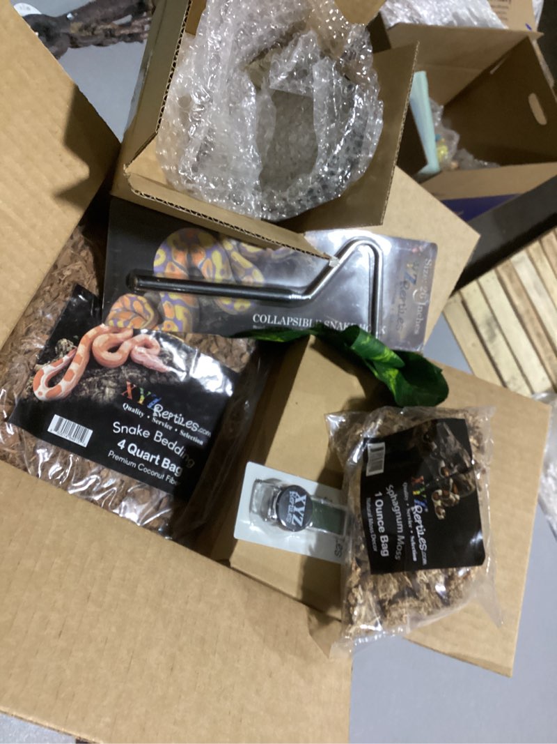 Condition photo showing New/Like New for XYZReptiles Ball Python Starter Kit Snake Habitat 10 Gallon Terrarium Kit