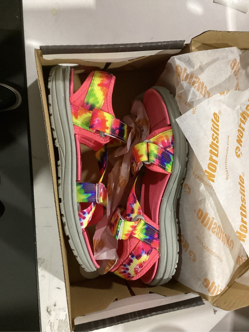 Condition photo showing Good Condition for Northside Unisex-Child Bayview Sandal 4 Big Kid Fuchsia/Multi