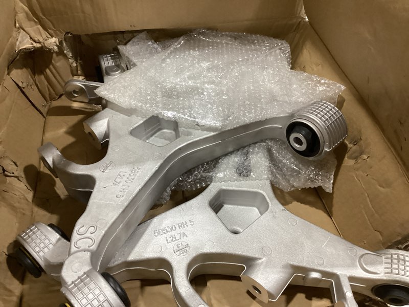Condition photo showing Good Condition for 2pcs rear left & right lower control arm with bushing replacement for ford thunderbird 2002-2003, for lincoln ls & jaguar s-type 2000-2003# 521-937 521-938 ms401154 ms401155