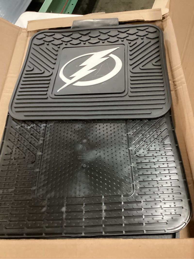 Condition photo showing Good Condition for fanmats 39557 nhl - detroit red wings 4-pc vinyl car mat set | black | front & rear car mats | red wing primary logo