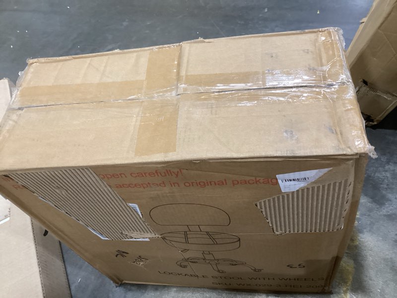 Condition photo showing Good Condition for swivle chair