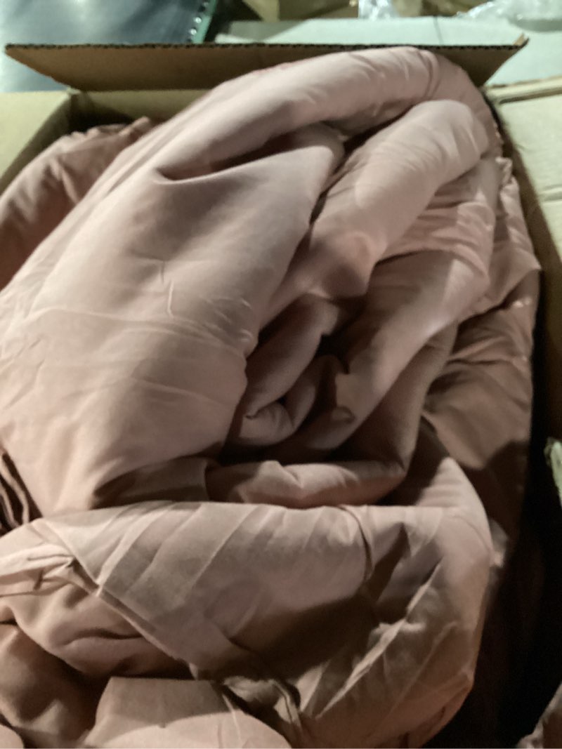 Condition photo showing Good Condition for Nestl Blush Pink Duvet Cover Queen Size - Soft Prewashed Queen Duvet Cover Set, 3 Piece, with Zipper Closure, 1 Duvet Cover 90x90 inches and 2 Pillow Shams 32 - Blush Pink Queen (90" x 90") - Zipper Closure