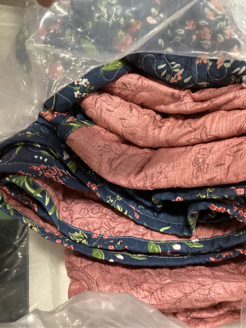 Condition photo showing New/Like New for travan 3-piece quilt set quilted bedspread lightweight coverlet set garden style floral printed oversized quilted bedding set for all season, blue flower sea, king size qs-blue flower sea king