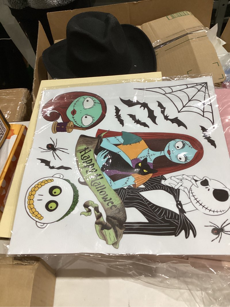 Condition photo showing New/Like New for Halloween Window Stickers, Double-Sided Stickers, Scary Silhouettes on Glass Walls, Home Decor, Indoor Halloween Party Supplies 6PCS