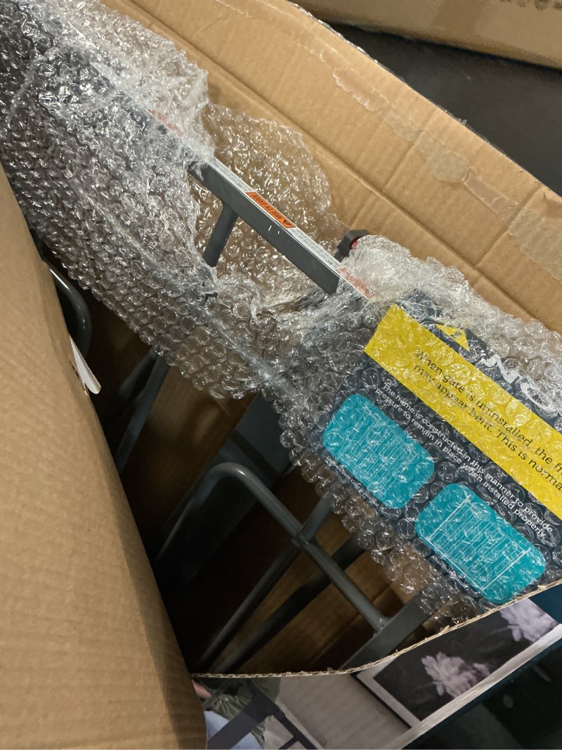 Condition photo showing Good Condition for safety 1st contemporary tall-and-wide gate, grey