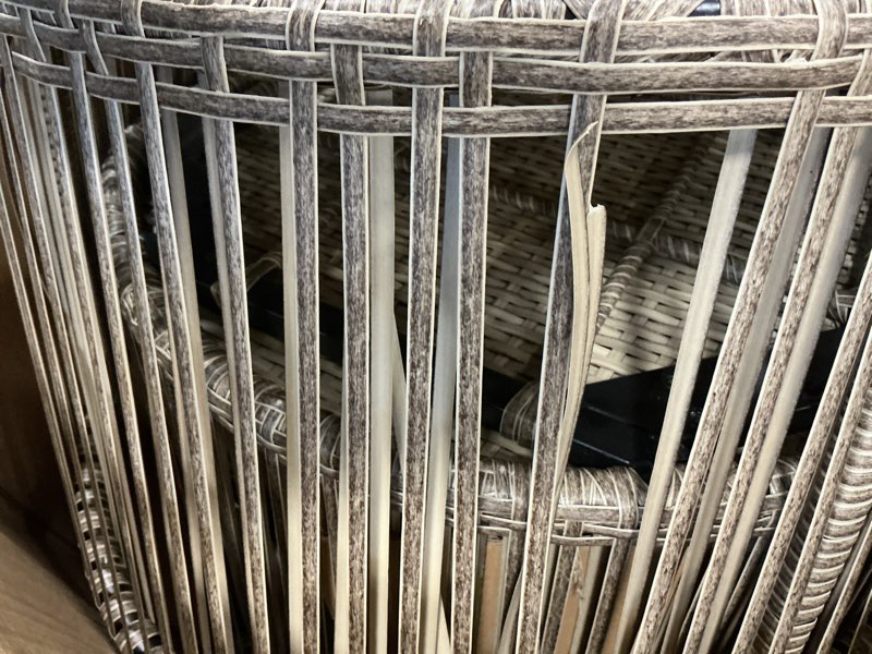 https://lotting-media.assets.bidfta.com/lotting_3d2831c3-0db8-4261-abe4-45946ad5225b