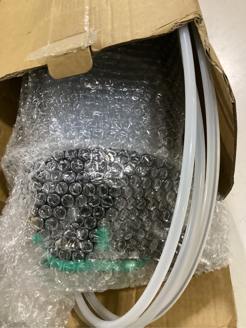 Condition photo showing Good Condition for 7.5 l pneumatic/manual oil extractor pump for oil change, 2 gallon fluid extractor with 5 tubes and a brake bleeding hose for automotive, boats 7.5l