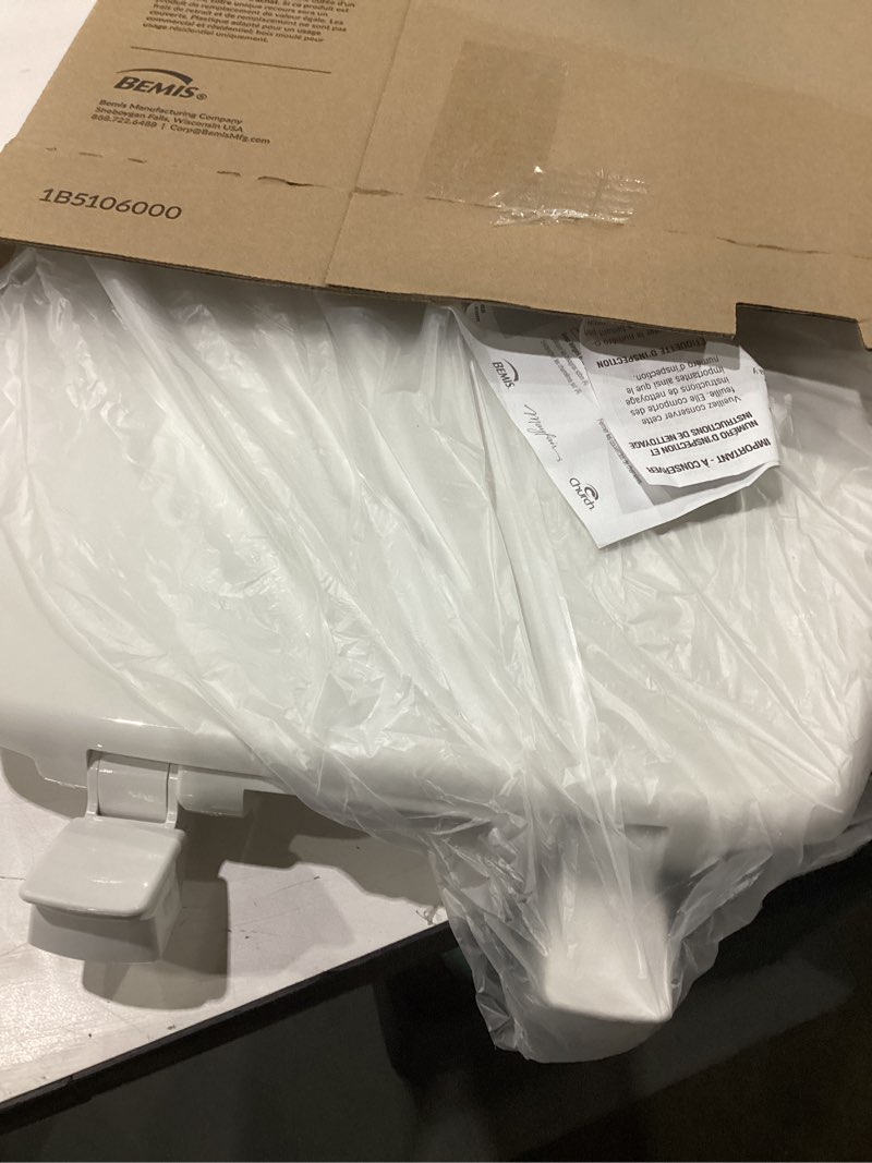 Condition photo showing New/Like New for Bemis 7300SLEC Slow Close Toilet Seat, Easy Clean Hinges and Durable Plastic Seat, Made in USA, Elongated, White