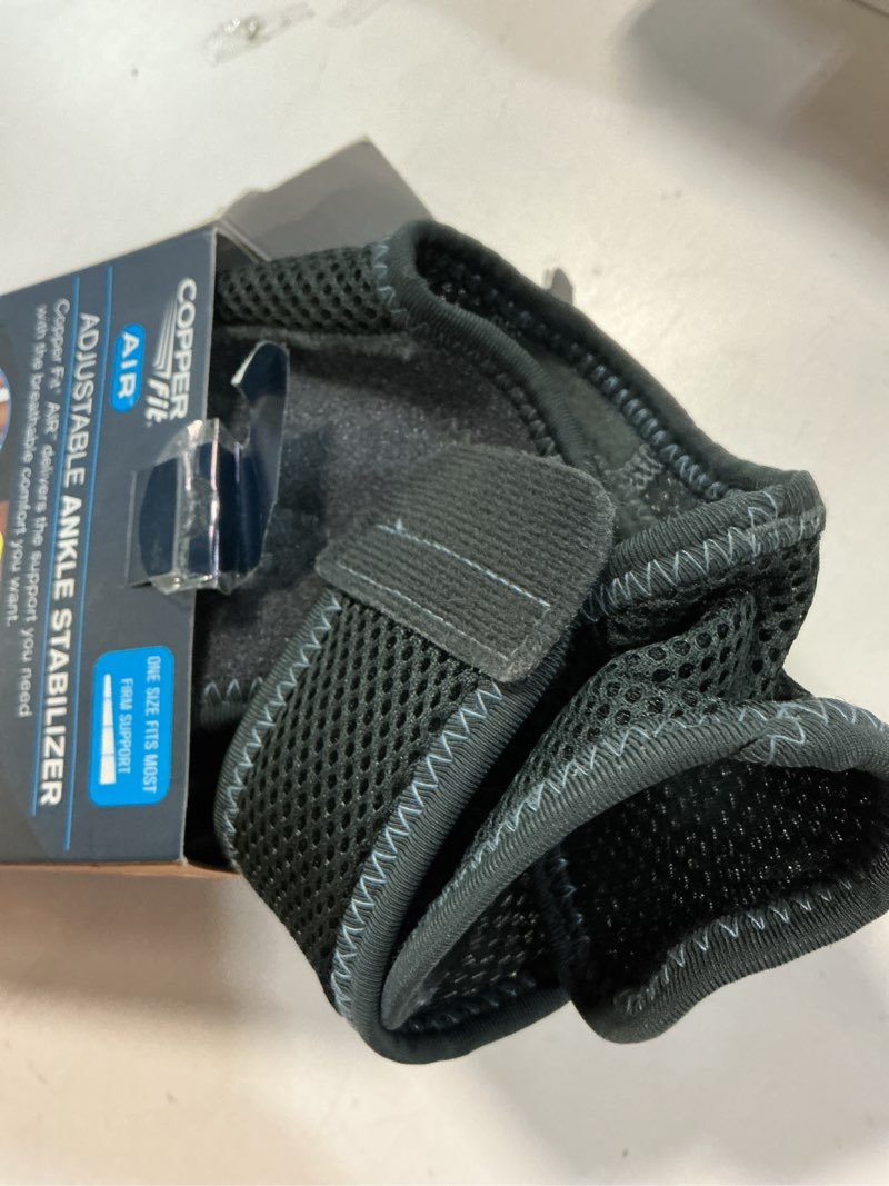 Condition photo showing Good Condition for copper fit air ankle stabilizer