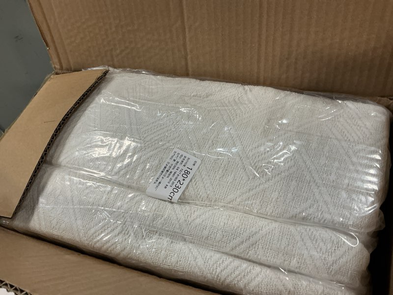 Condition photo showing Good Condition for yebo 91 x 71'' extra large picnic blanket with sheer table accent, lightweight napkins and 6 soft floor cushions cushions for parties, weddings, birthdays & backyard gatherings