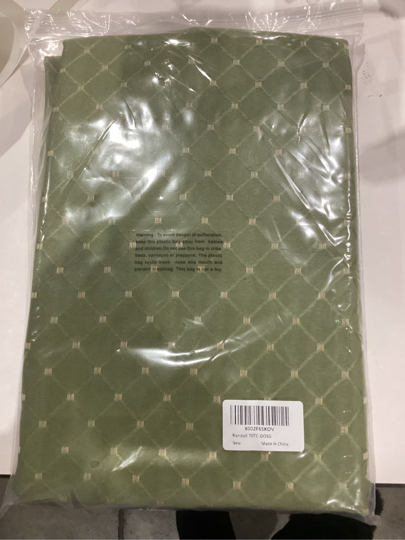Condition photo showing New/Like New for Randall Round Table Cloth Cover 70" Green Fabric Tablecloth Dust-Proof Waffle Geometric Diamond for Kitchen Dinning Party Farmhouse Tabletop Decoration (70"Ã—70", Sage)