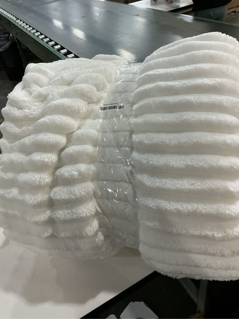 Condition photo showing Good Condition for Bedsure Queen Comforter Set - GentleSoft™ 3 Pieces Fluffy Double-Side Fleece Comforter Set, Cozy Striped Room Decor Aesthetic, Luxury Bright White Bedding Queen Size with 2 Pillowcases, 90x90 Inches Queen (90" x 90") 05 - Bright White