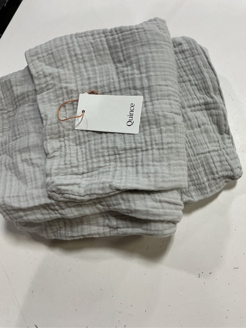 Condition photo showing Good Condition for quince organic cotton gauze sham set mint king