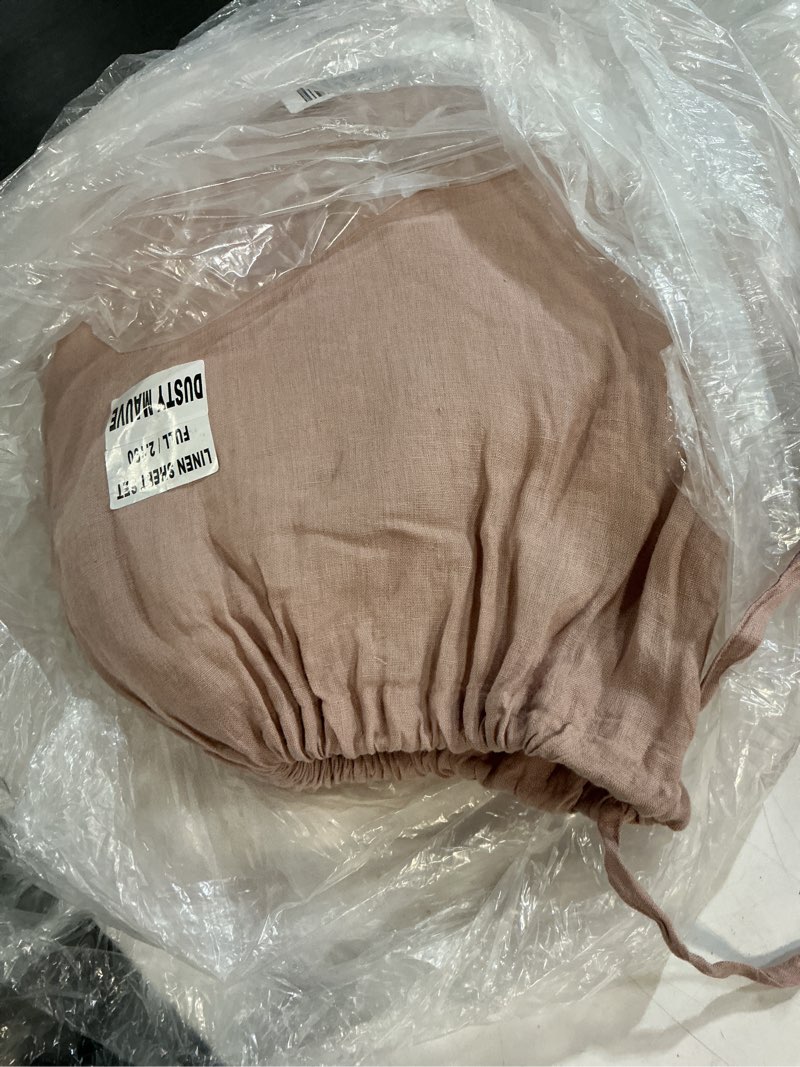 Condition photo showing Good Condition for european linen deluxe bedding bundle, full, dusty mauve