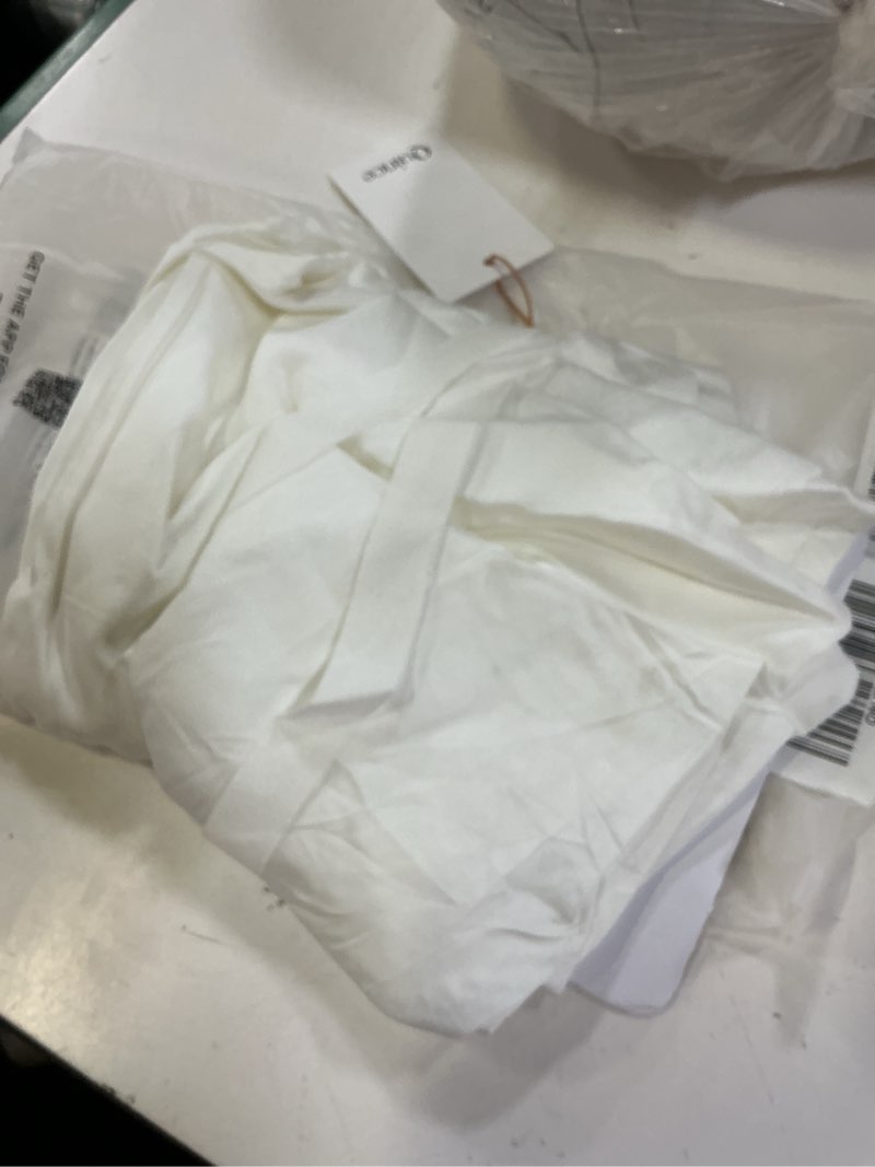 Condition photo showing Good Condition for bamboo pillowcase set, standard, white