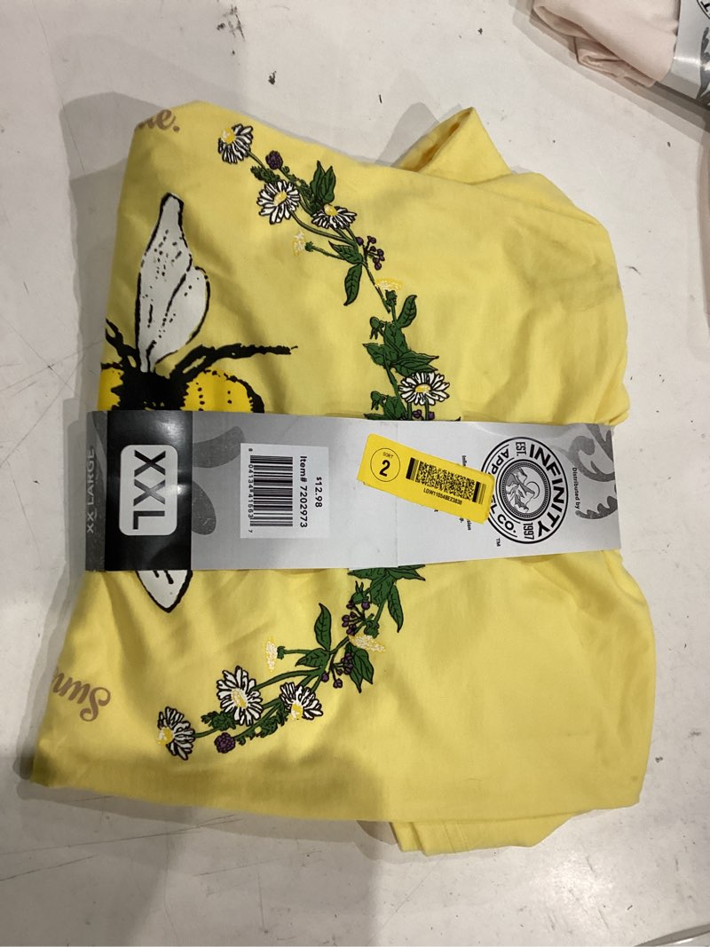 Condition photo showing Good Condition for infinity brands women's yellow medium weight knit short sleeve graphic t-shirt ( 2xl )