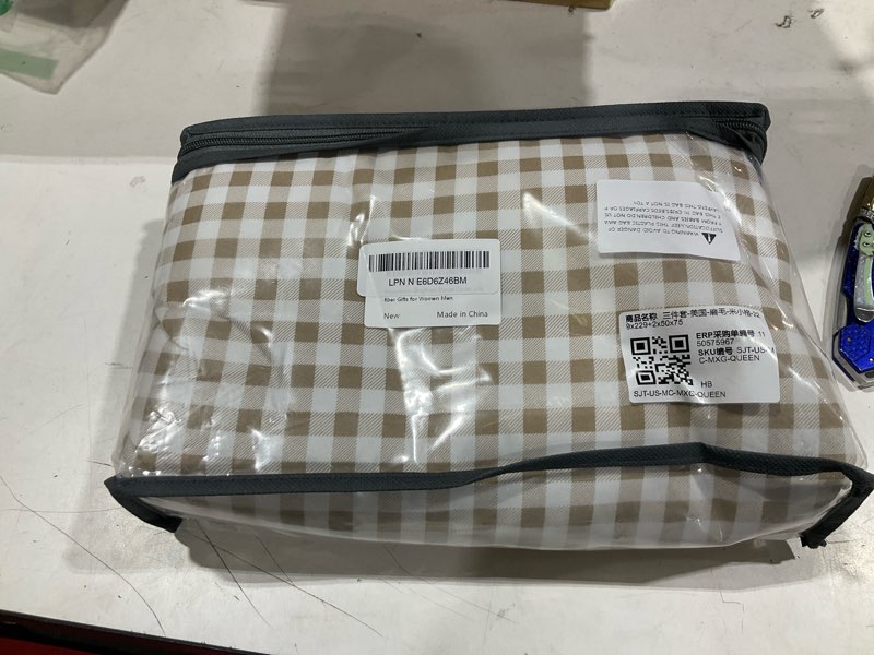 Condition photo showing Good Condition for nayoroom gingham duvet cover queen size brown tan plaid checkered comforter cover grid farmhouse bedding set 3 pcs soft breathable washed microfiber gifts for women men brown gingham queen