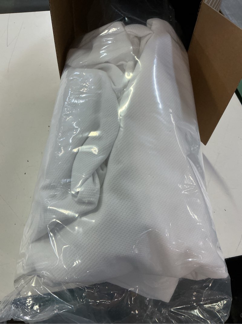 Condition photo showing New/Like New for casper sleep waterproof mattress protector, queen, white white queen