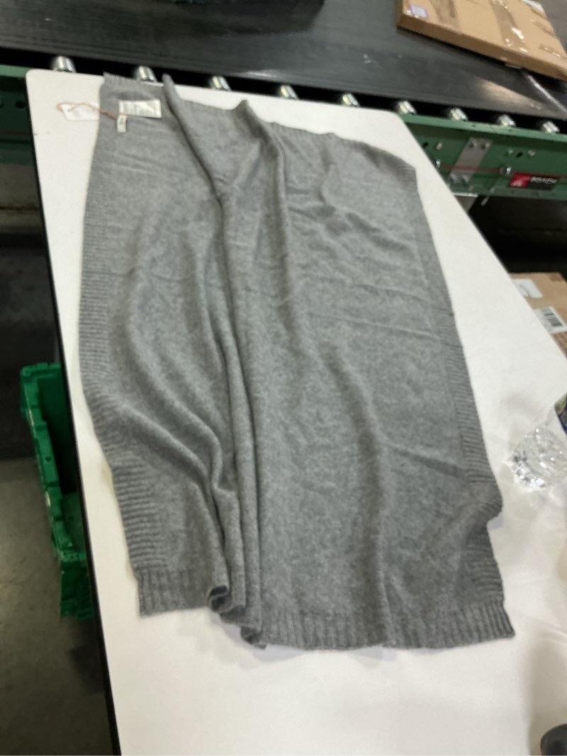 Condition photo showing Good Condition for mongolian cashmere ribbed wrap color: heather grey 