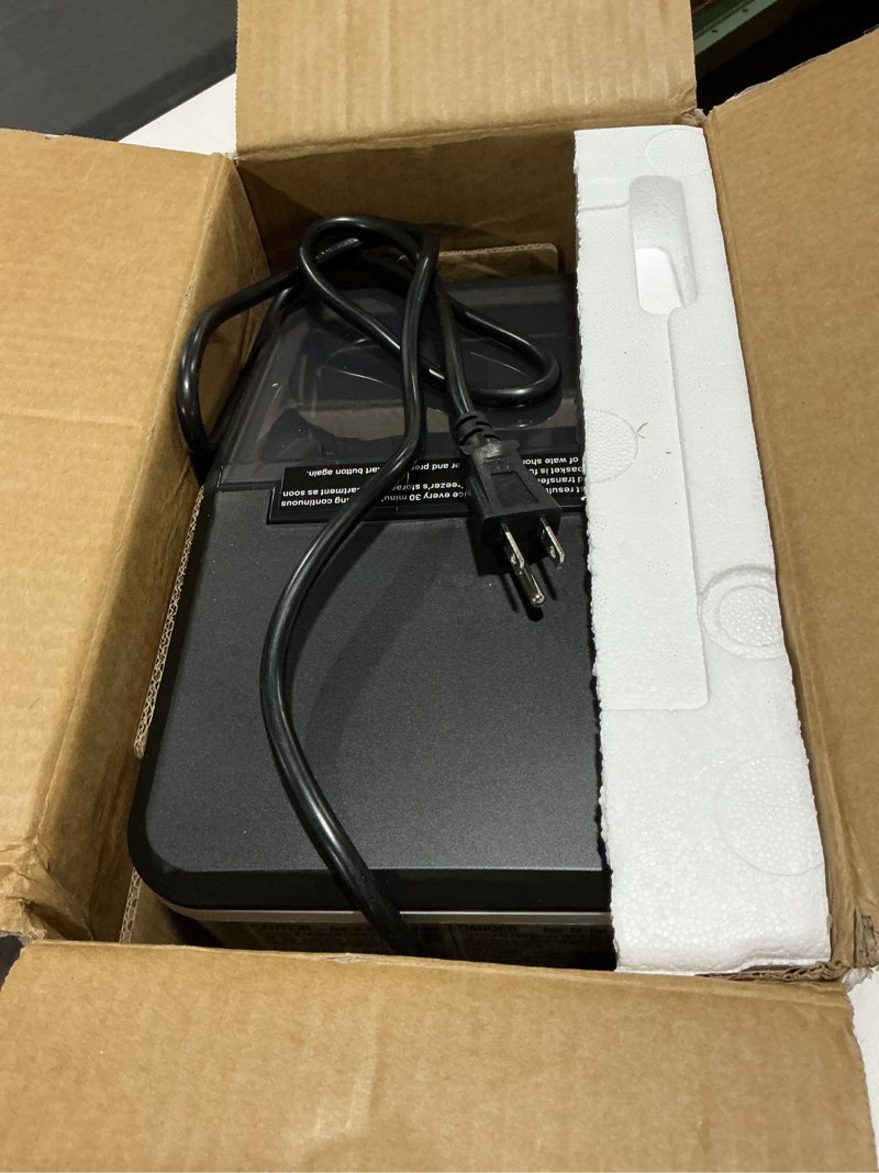 Condition photo showing Good Condition for Aeitto Ice Maker Countertop 26lbs/24H, Ice Machine 8 Ice Cubes Ready in 6 Mins, 2 Sizes of Bullet Ice Portable Ice Makers with Basket & Scoop, Auto Self-Cleaning for Home/Kitchen/Office Stainless 26LBS Silver 1