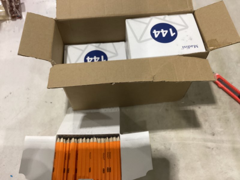 Condition photo showing New/Like New for madisi golf pencils, #2 hb half pencils, 3.5" mini pencils, pre-sharpened, 6 boxes, 864 count