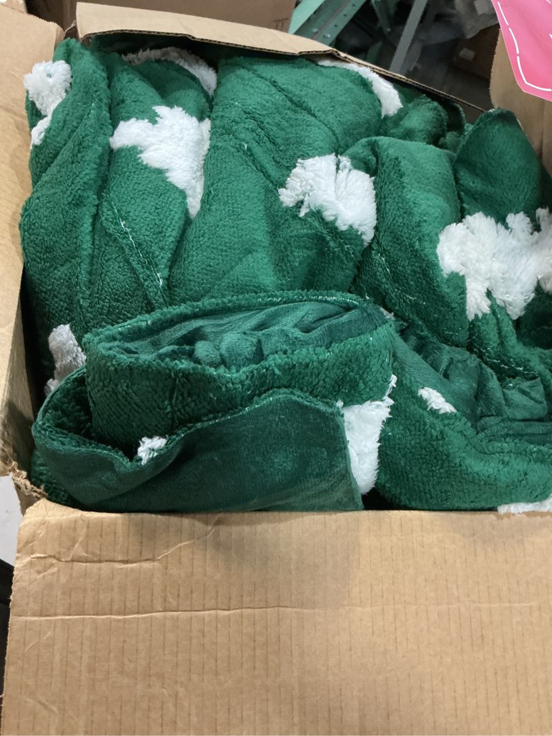 Condition photo showing Good Condition for Bedsure Fluffy Christmas Comforter Set Queen - Christmas Bedding Comforter Set with Christmas Tree, Warm Fleece Bed Sets for Winter, 3 Pieces, 1 Soft Plush Shaggy Comforter with 2 Pillowcases