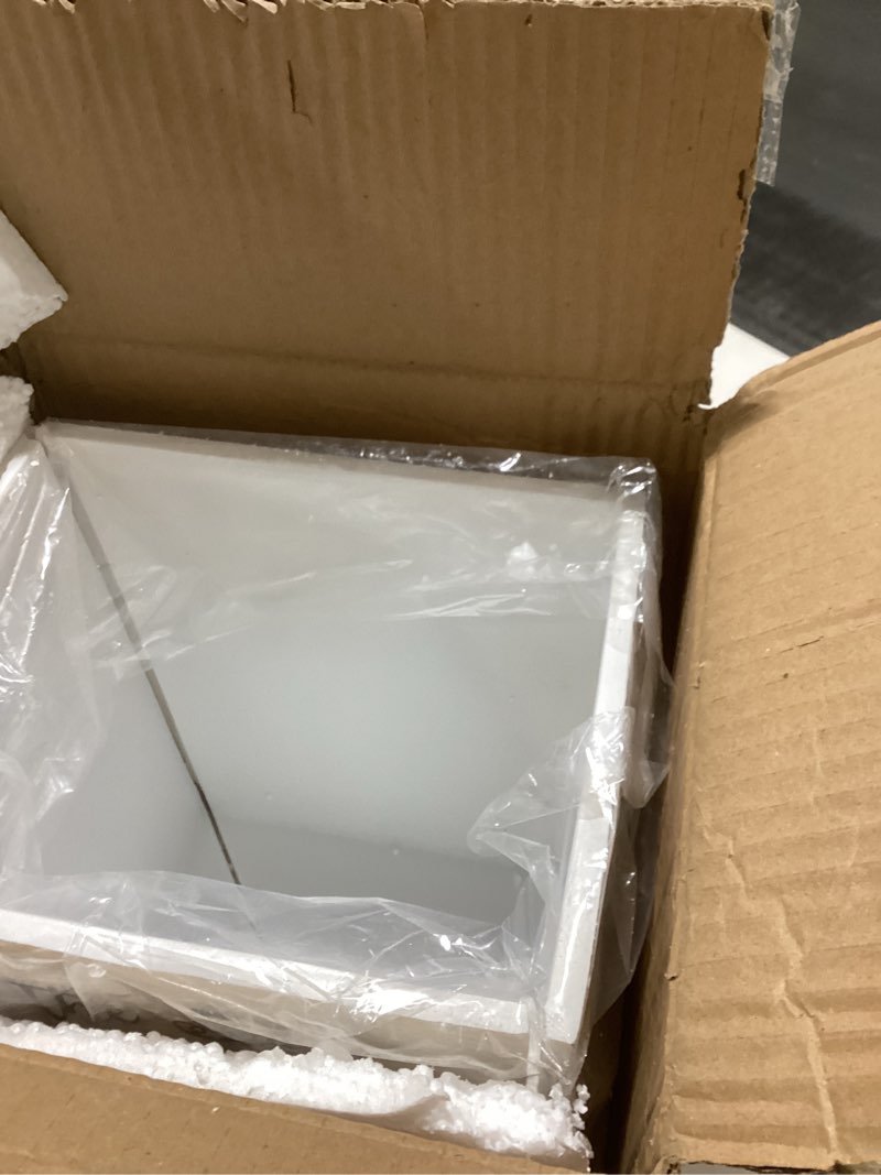 Condition photo showing New/Like New for Avanti Linens - Bathroom Set, Resin Lotion Pump & Toothbrush Holder, Countertop Accessories, Christmas Decorations (Tis The Season Collection) 2pc Bathroom Set