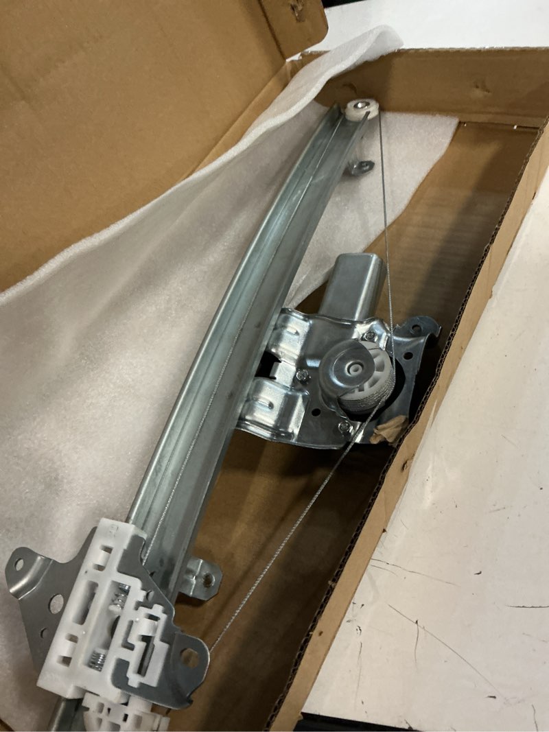 Condition photo showing Good Condition for SCITOO Front Left Power Window Regulator Replacement for 2000-2005 for Nissan Sentra 741-904 807214M400, 80731-4Z305, 82731-3Z005 Seamless